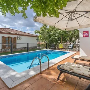  Casa rural Vistablanca - Construida En Sola Planta Con Bonitas Vistas - Piscina Privada Y Clima Agradable Junto A La Capital